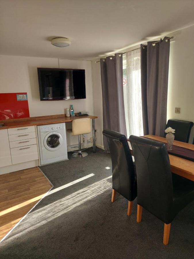 The Elms - Close To City Centre Cardiff Exterior photo